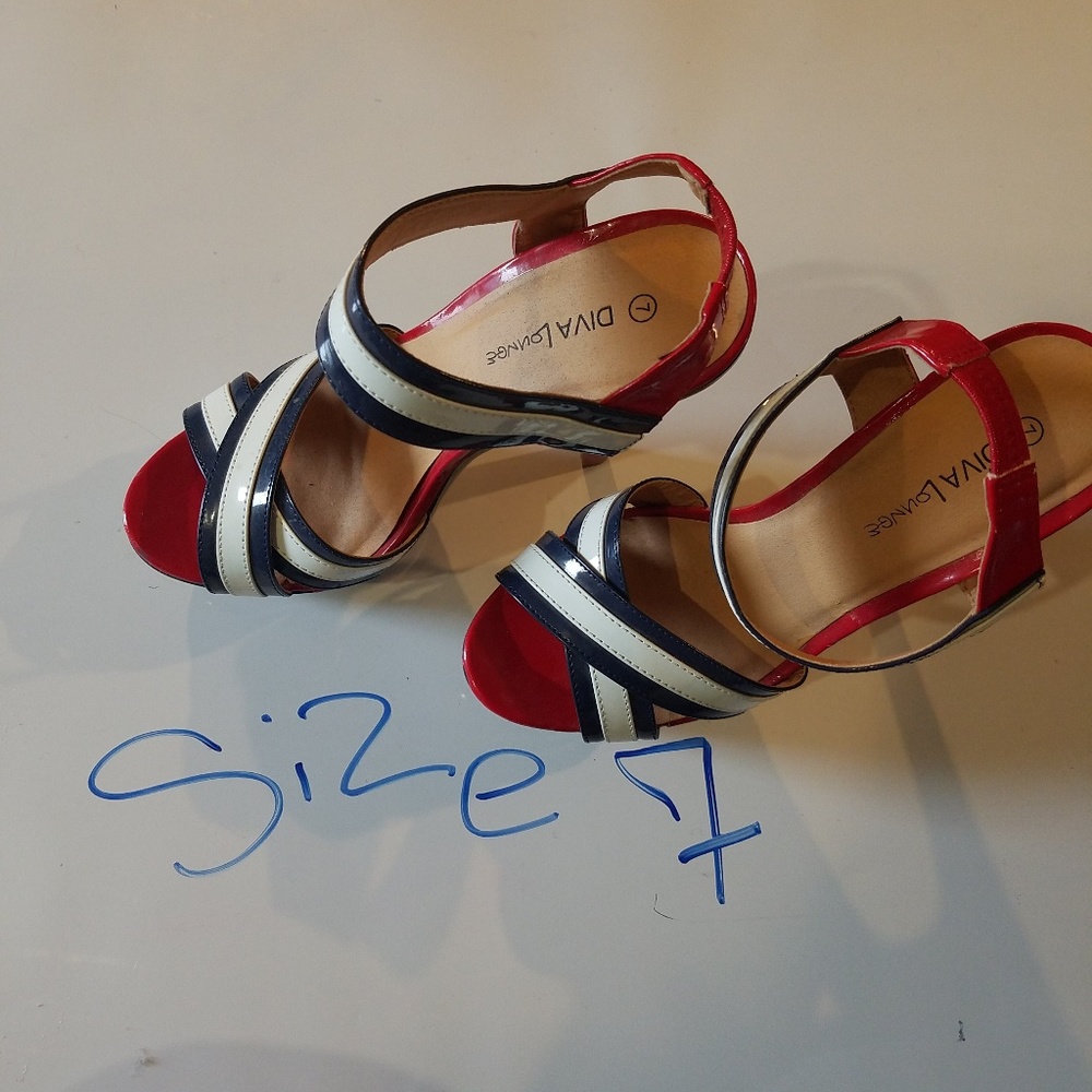 Diva Lounge Womens size 7